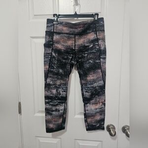 Lululemon Galaxy Print Cropped Leggings 12